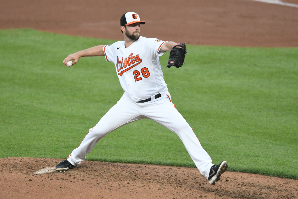 Lyles pitching white 