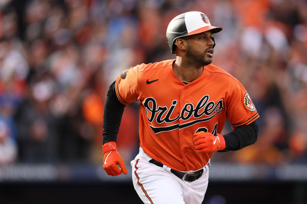 Aaron Hicks orange jersey