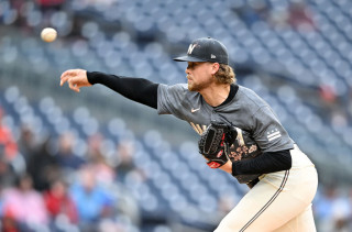 Irvin pitching gray