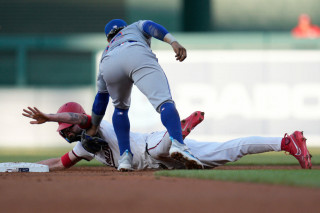 winker stealing white