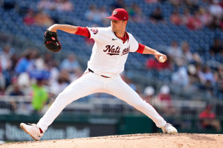 gore pitching white