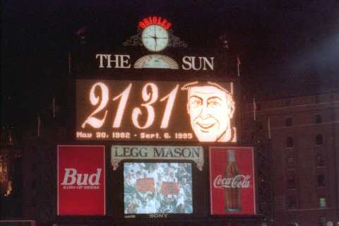 score board after Ripken breaks Gehrig's record