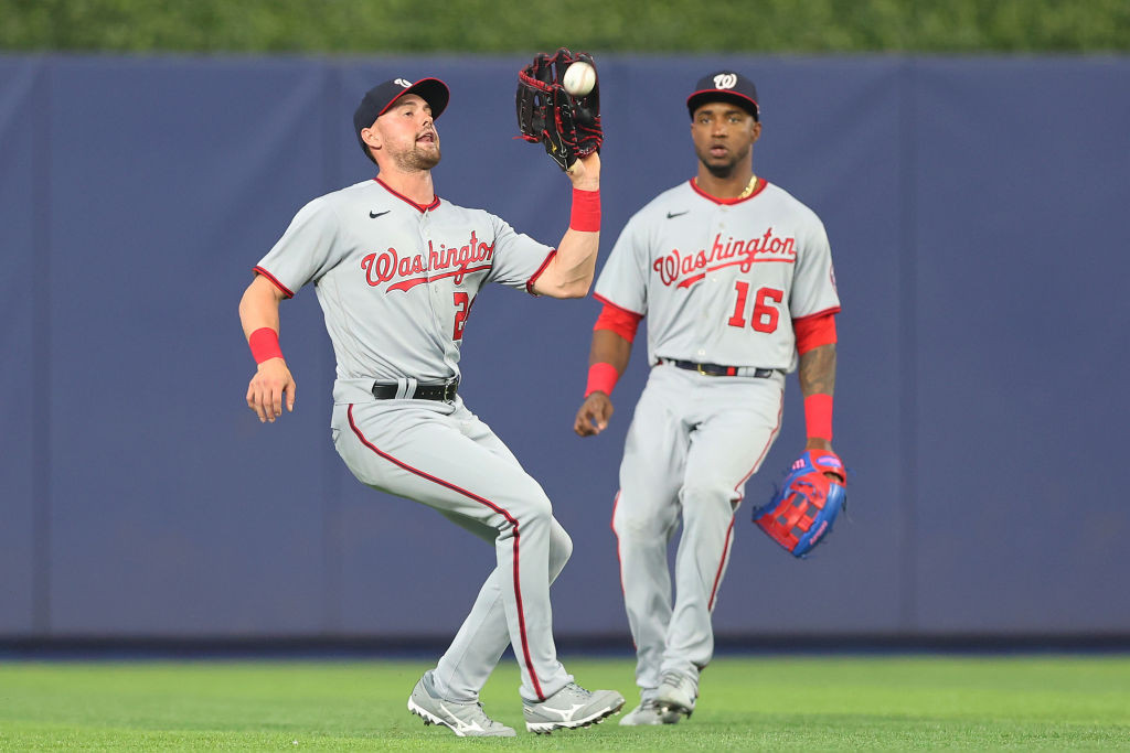 Lane Thomas catch Victor Robles gray