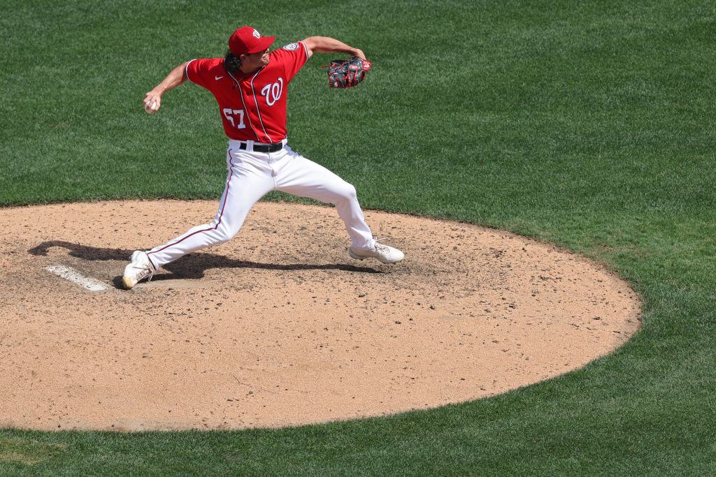 Kyle Finnegan throw red far