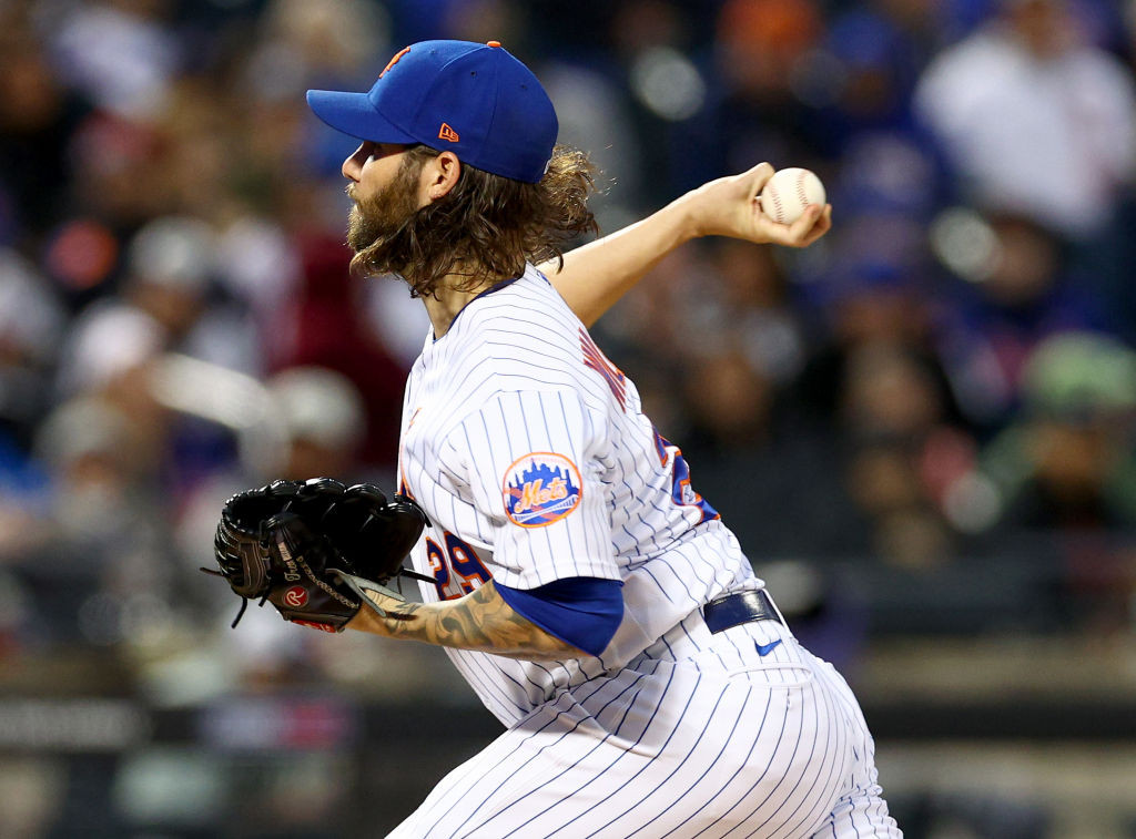 Trevor Williams Mets throw side white