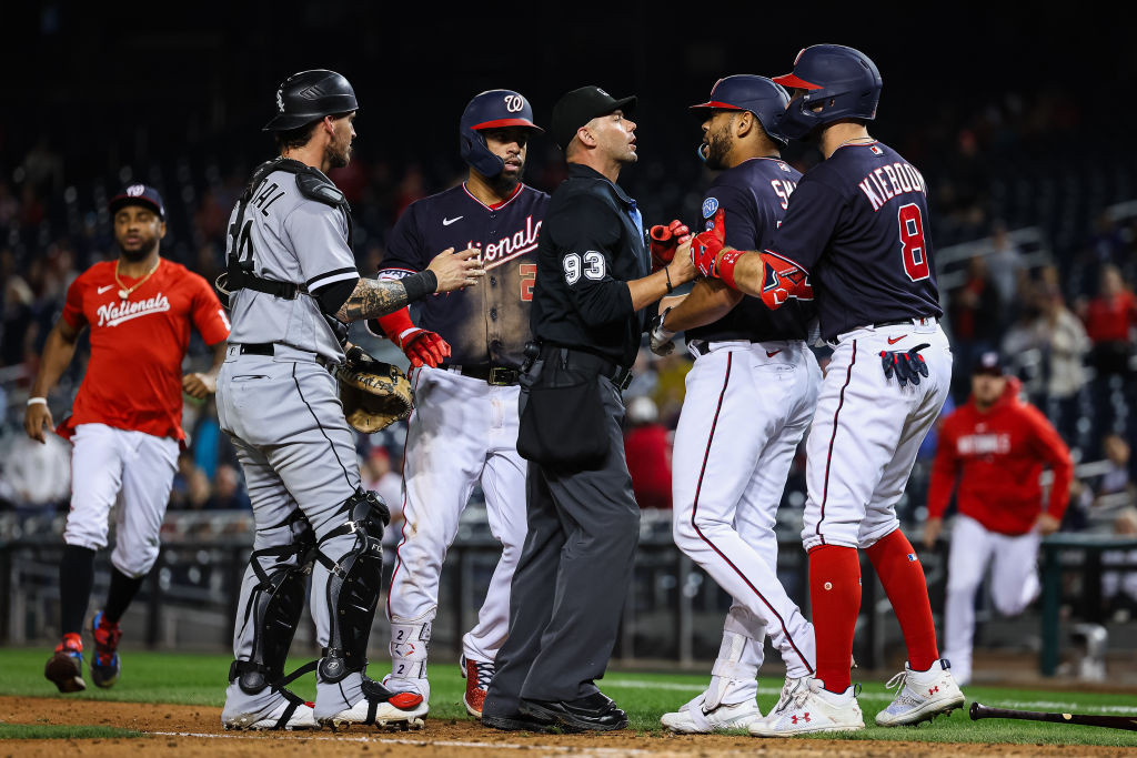 Dominic Smith benches clear