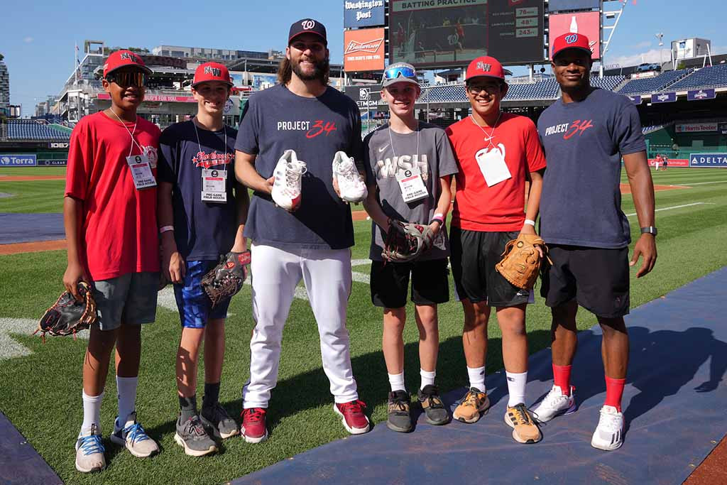 Nats with Little Leaguers