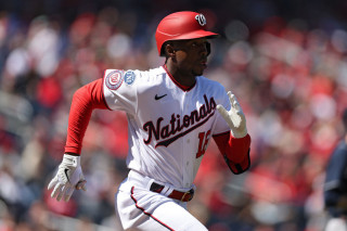 Victor Robles run white