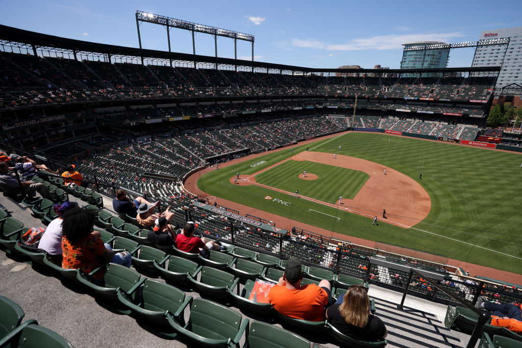 Wrigley Field Fills Fans With Reverence, Even if It Looks a Bit