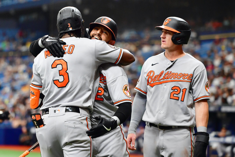 orioles hug gray