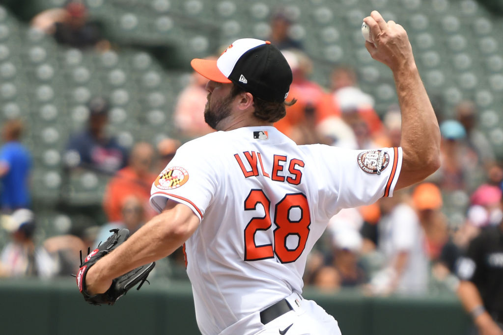lyles delivers day white