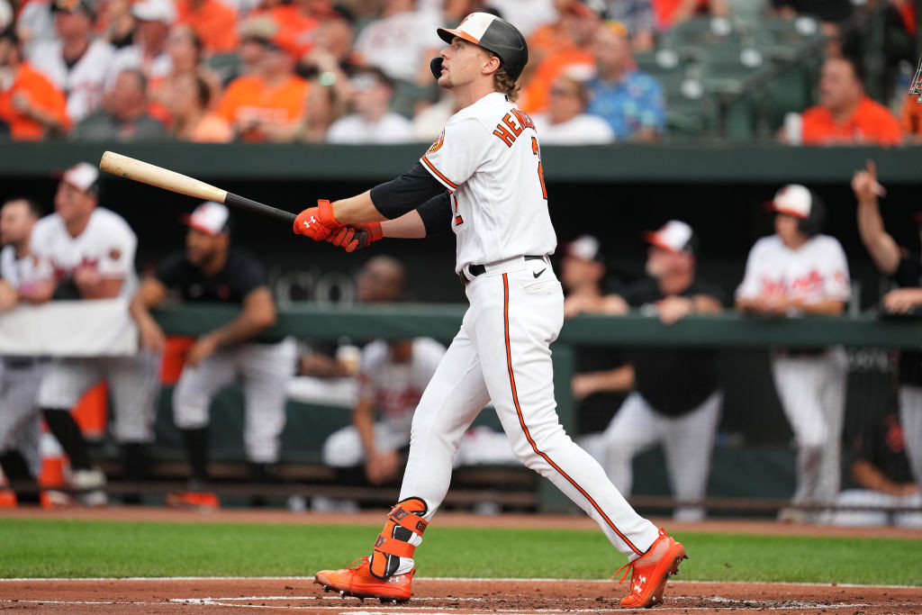 Sellout crowd celebrates 1983 Orioles team and 2023's latest victory  (updated) - Blog