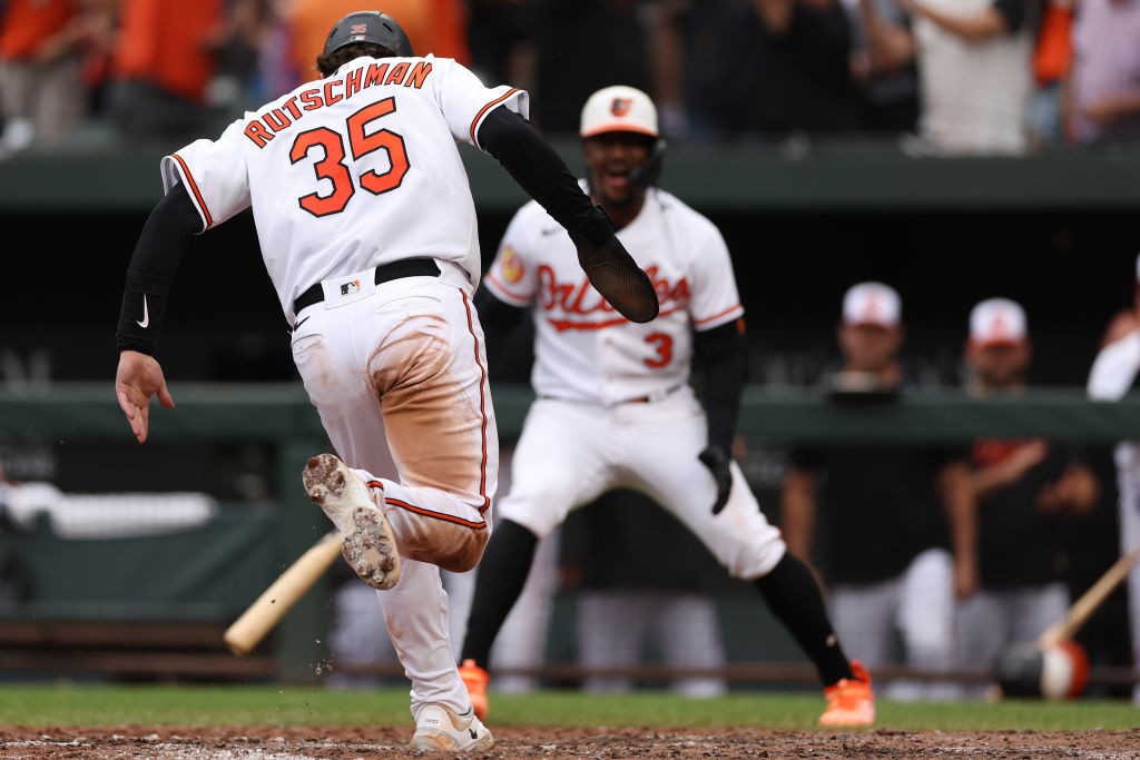 Mullins' 11th-inning sacrifice fly lifts Orioles over Rays after