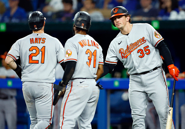 orioles celebrate grey