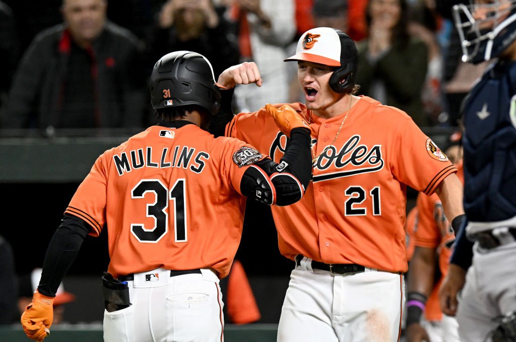 hays-and-mullins-celebrate-home-orange