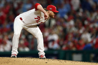 kimbrel phillies crane pose