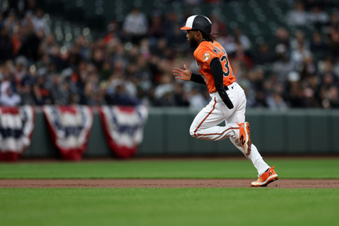 Cedric Mullins run orange home