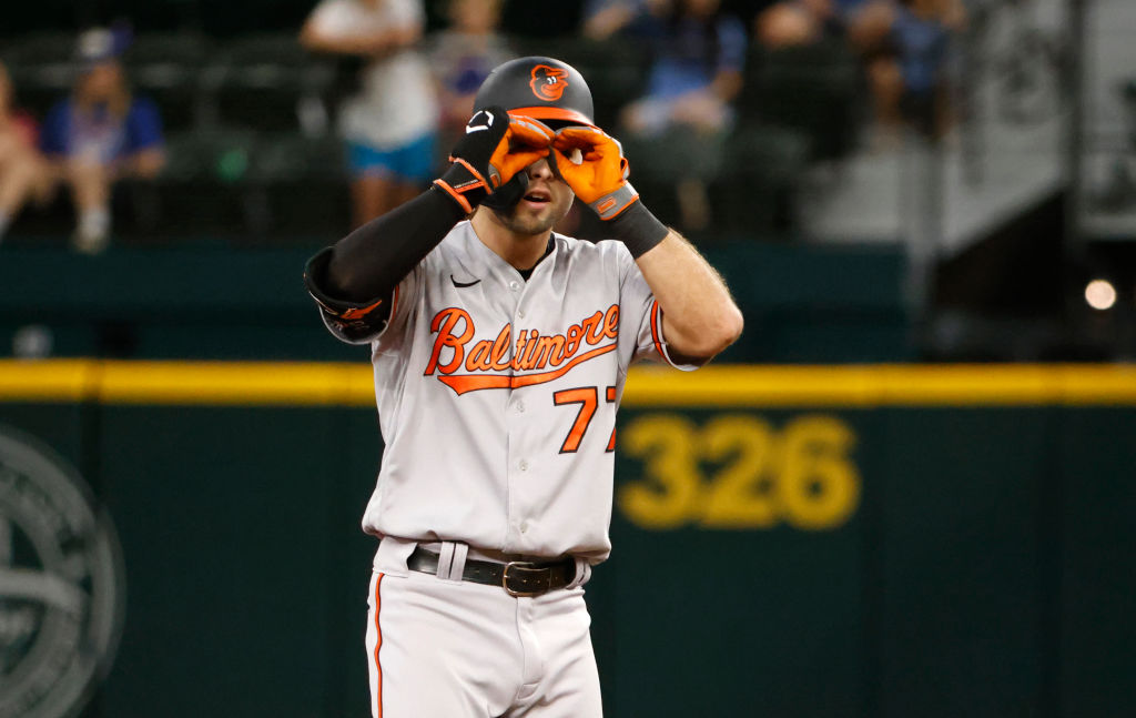 Vavra approaching fatherhood and hitting fastballs with same calmness