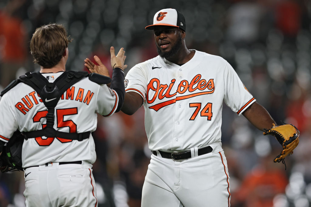 Orioles step up in clutch and defeat White Sox 5-3 (updated)