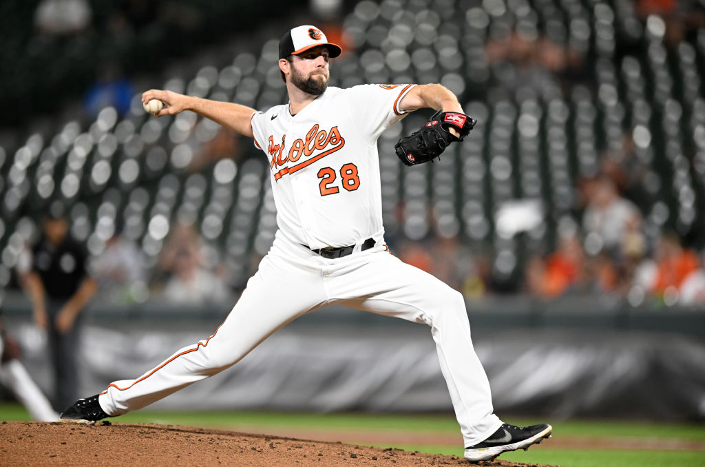 Lyles tosses first complete game in 10 years and Orioles avoid sweep (updated)