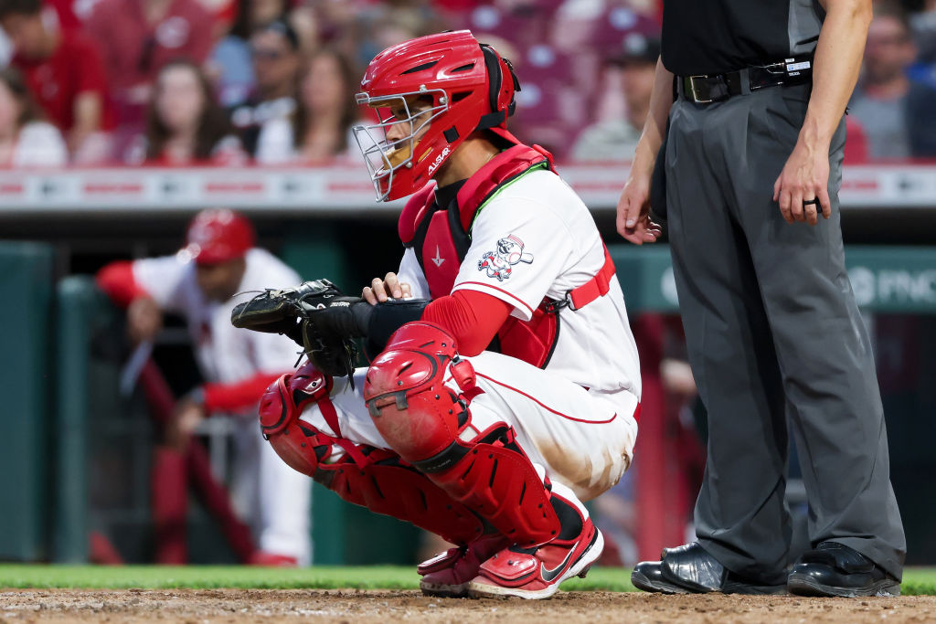 Orioles claim two catchers from Reds
