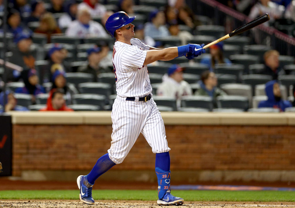 Orioles send De La Cruz to Mets to complete McCann trade