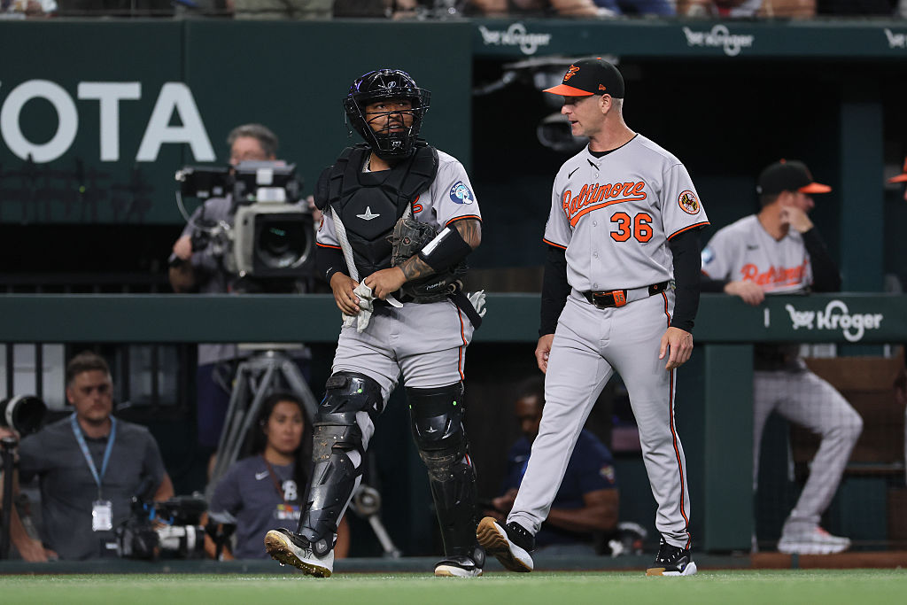 Tromp goes on injured list, Orioles recall Carlson and select Stallings contract